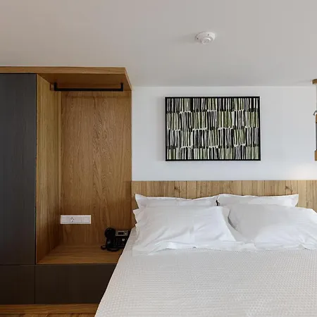 North Coast Seaside 4* 레팀노